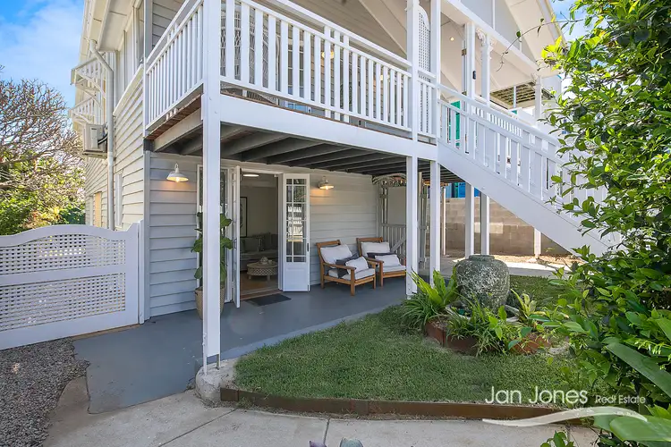 31 Marine Pde, Redcliffe QLD 4020