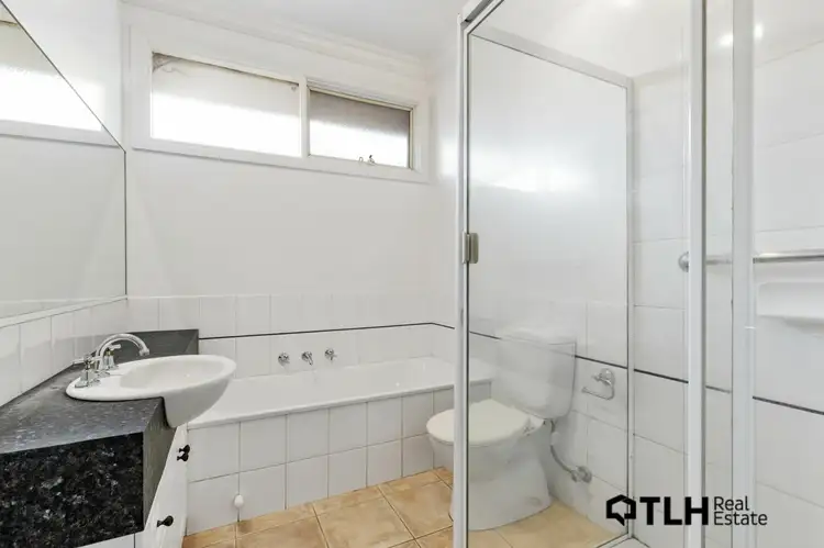 Fourth view of Homely apartment listing, 2/29 Macgowan Ave, Glen Huntly VIC 3163