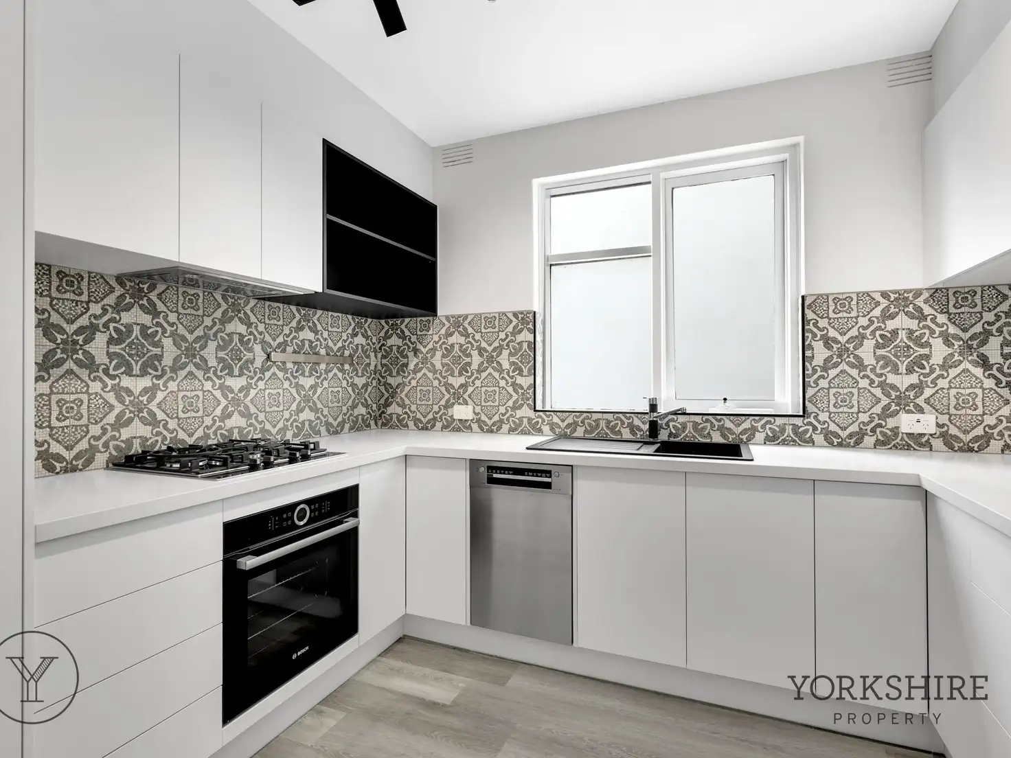 Main view of Homely apartment listing, 6/122 Glenhuntly Road, Elwood VIC 3184
