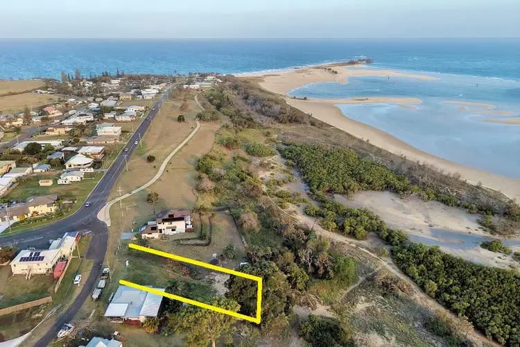 3 Rule St, Elliott Heads QLD 4670