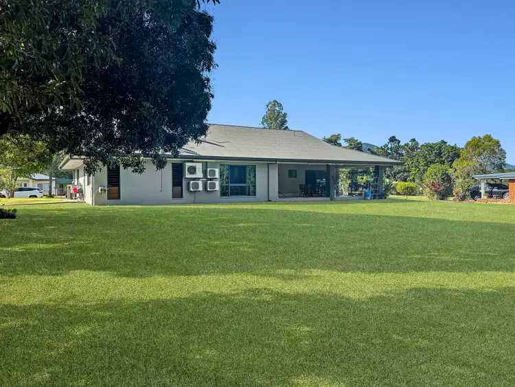 8 MJV Mcnamara Cl, Bulgun QLD 4854