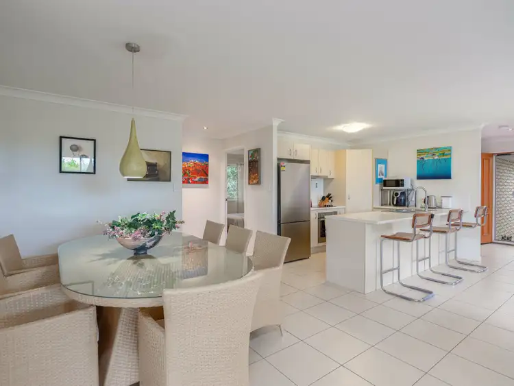 25 Federation Ct, Southside QLD 4570