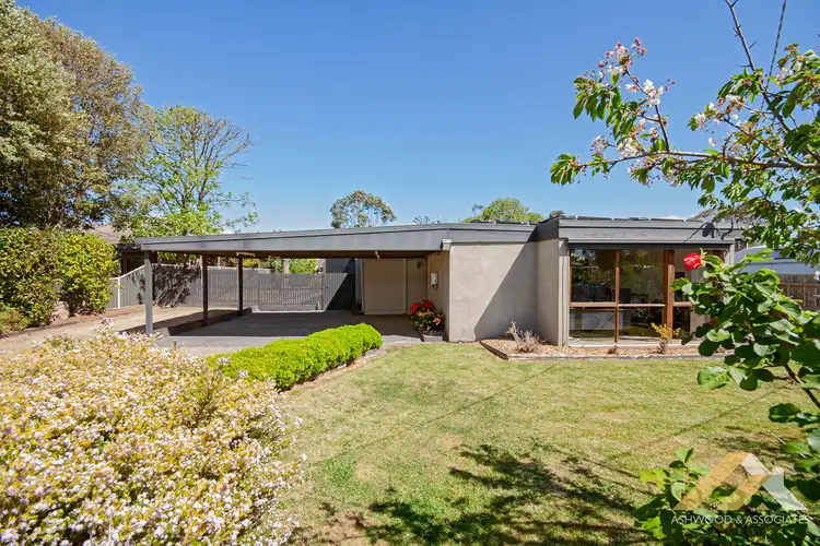 24 Bolden St, Stratford VIC 3862