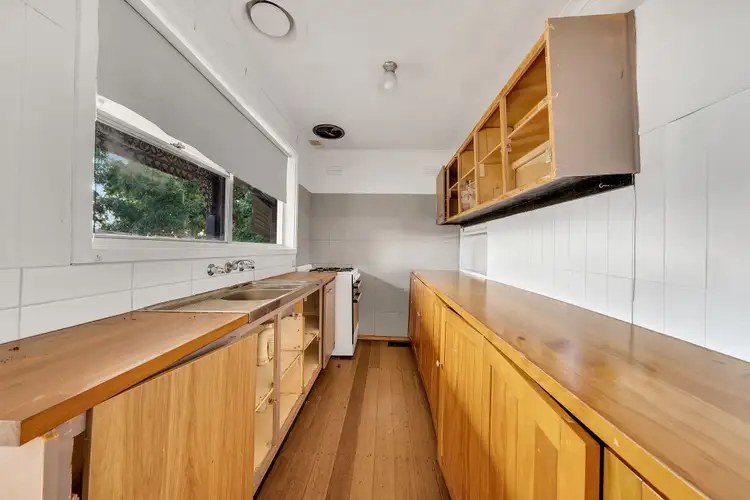 Seventh view of Homely house listing, 5 Huon Ct, Broadmeadows VIC 3047