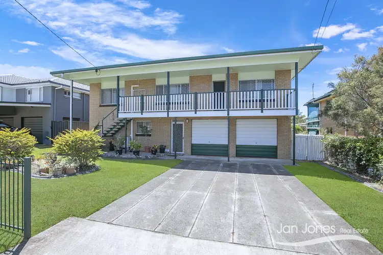 30 Alkooie Avenue, Clontarf QLD 4019