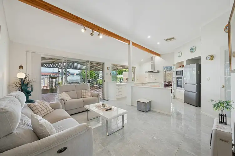 12 Laurel Ct, Thornlie WA 6108
