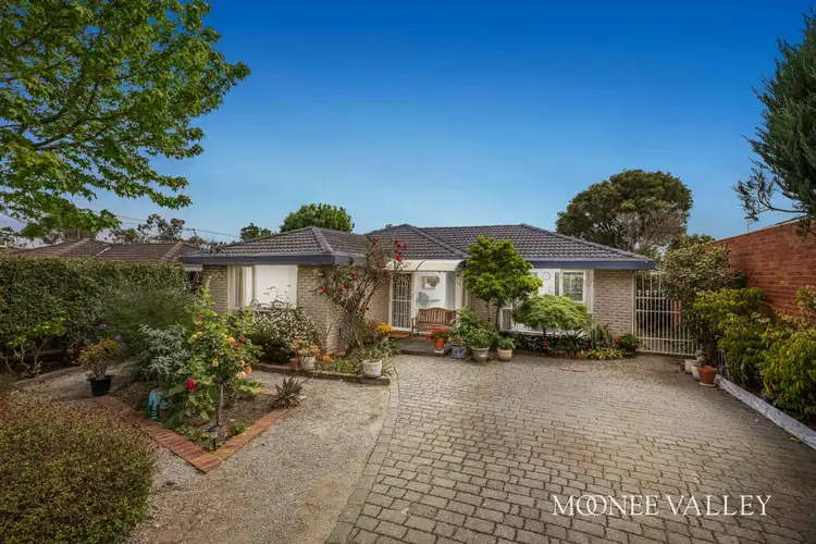 25 Willow Drive, Avondale Heights VIC 3034