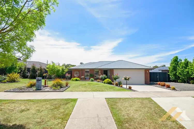 35 Eastern View Dr, Eastwood VIC 3875