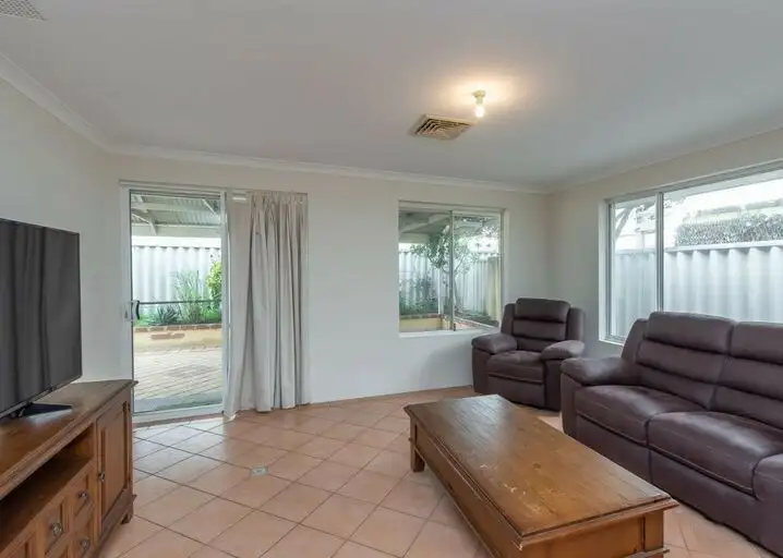 Fifth view of Homely house listing, 2 Ryans Court, Redcliffe WA 6104