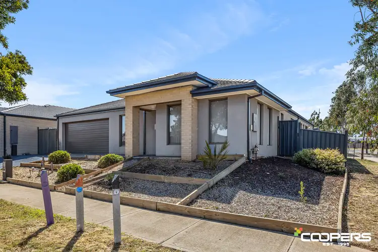 Second view of Homely house listing, 2 Jade Crescent, Cobblebank VIC 3338