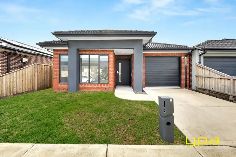 8 Mimosa Dr, Beveridge VIC 3753