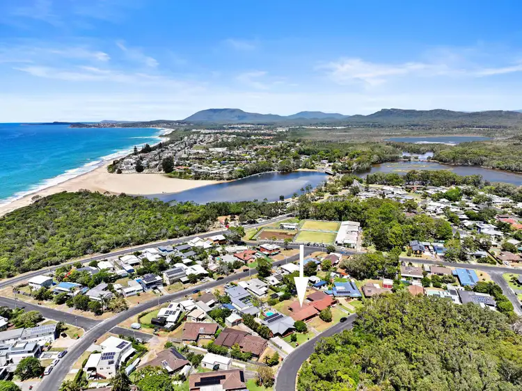 15 Karikeree Street, Lake Cathie NSW 2445
