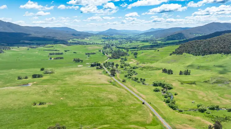 'Grassmere'/2485 Tallangatta Creek Rd, Tallangatta Valley VIC 3701