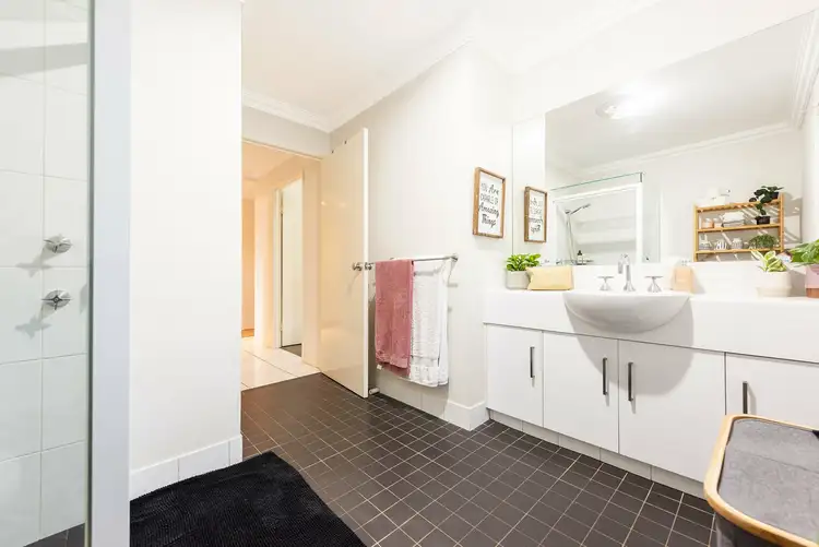 Fifth view of Homely unit listing, Unit 2/2A Empress St, Centenary Heights QLD 4350