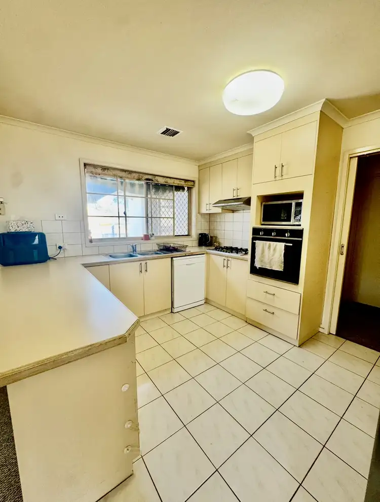 Sixth view of Homely house listing, 4 Lauren Court, Kangaroo Flat VIC 3555