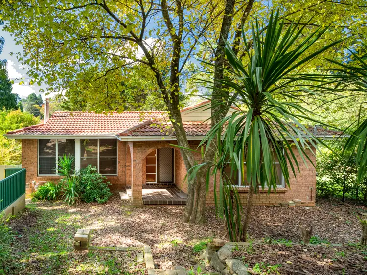 15 Wentworth St, Leura NSW 2780