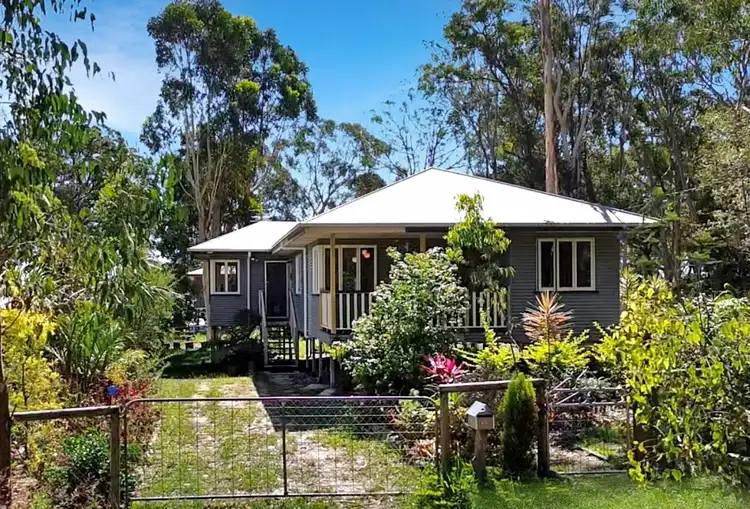 15 Heron St, Macleay Island QLD 4184