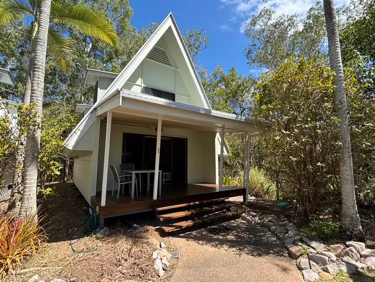 Unit 13/42 Yates Street, Nelly Bay QLD 4819