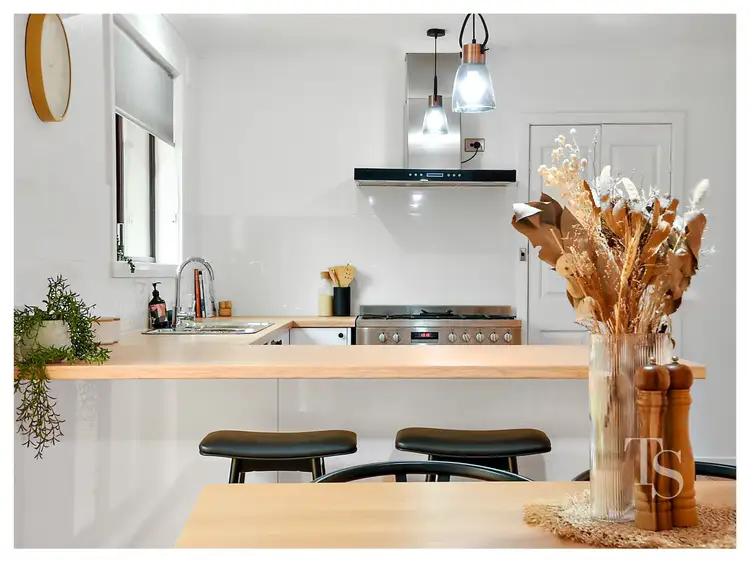 6 Mallard Pl, Newnham TAS 7248