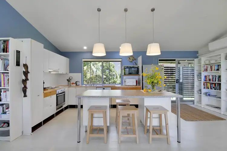 7 Maryanne St, Karragarra Island QLD 4184