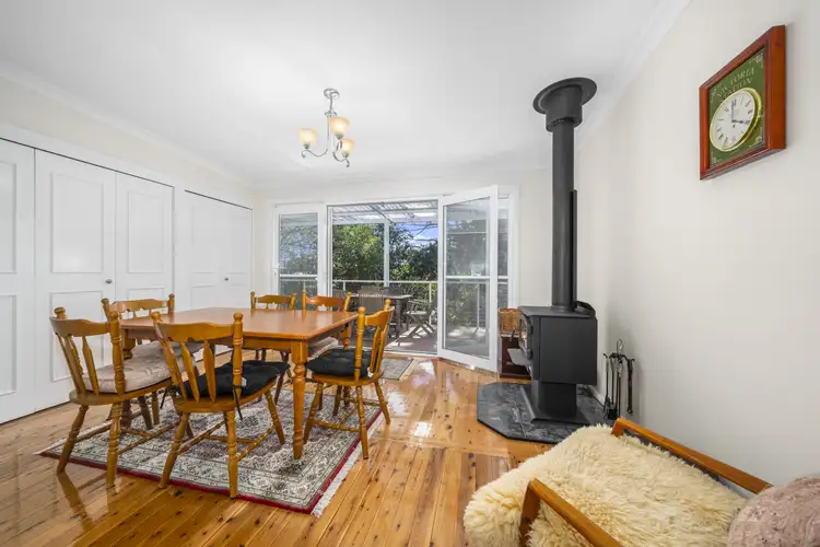 313 Katoomba St
