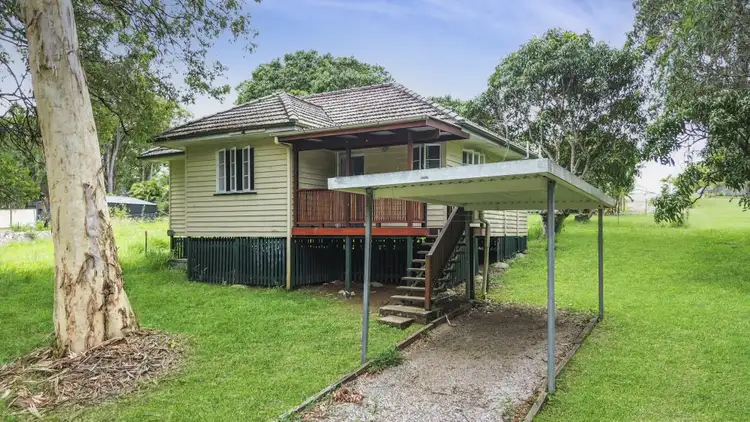 10 Rhodes St, Macleay Island QLD 4184