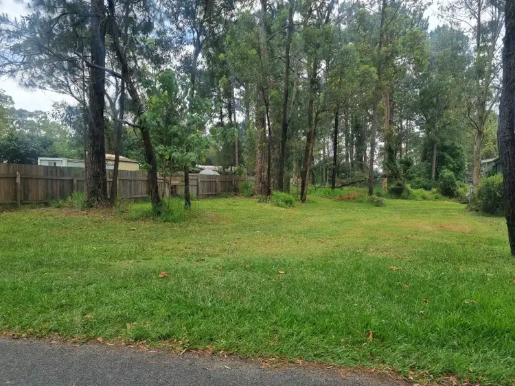 26 Nugent St, Macleay Island QLD 4184