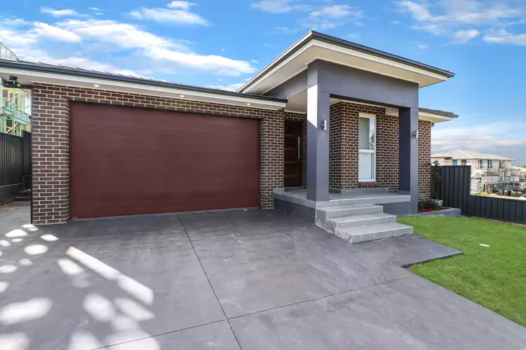 28 Fieldhouse Cct, Campbelltown NSW 2560