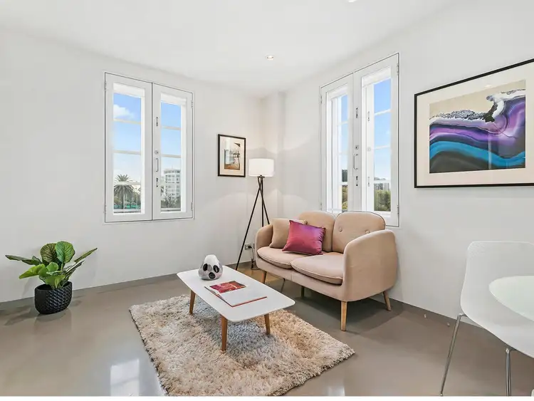 Unit 217/9 Commercial Rd, Melbourne VIC 3004