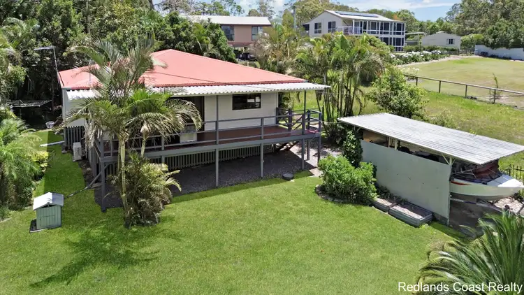 3 Ashton St, Macleay Island QLD 4184