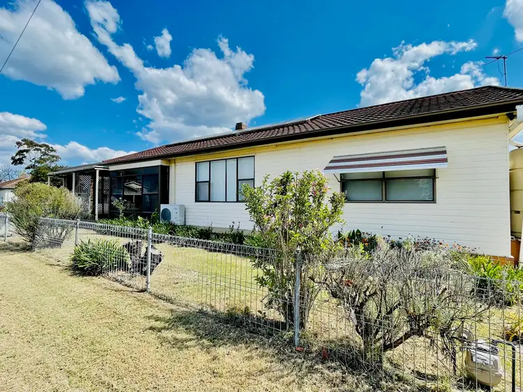 11 Bent St, Cessnock NSW 2325
