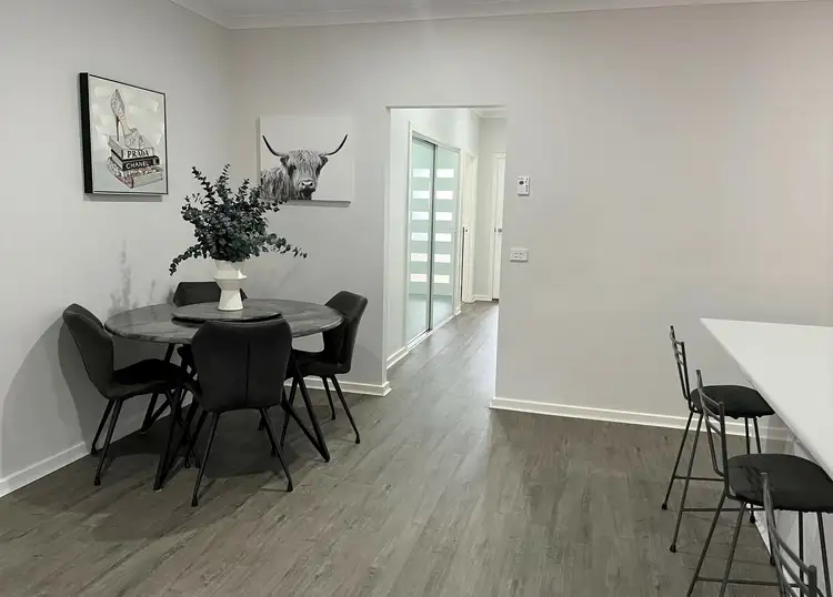 Unit 2/17 Regan Dr, Romsey VIC 3434