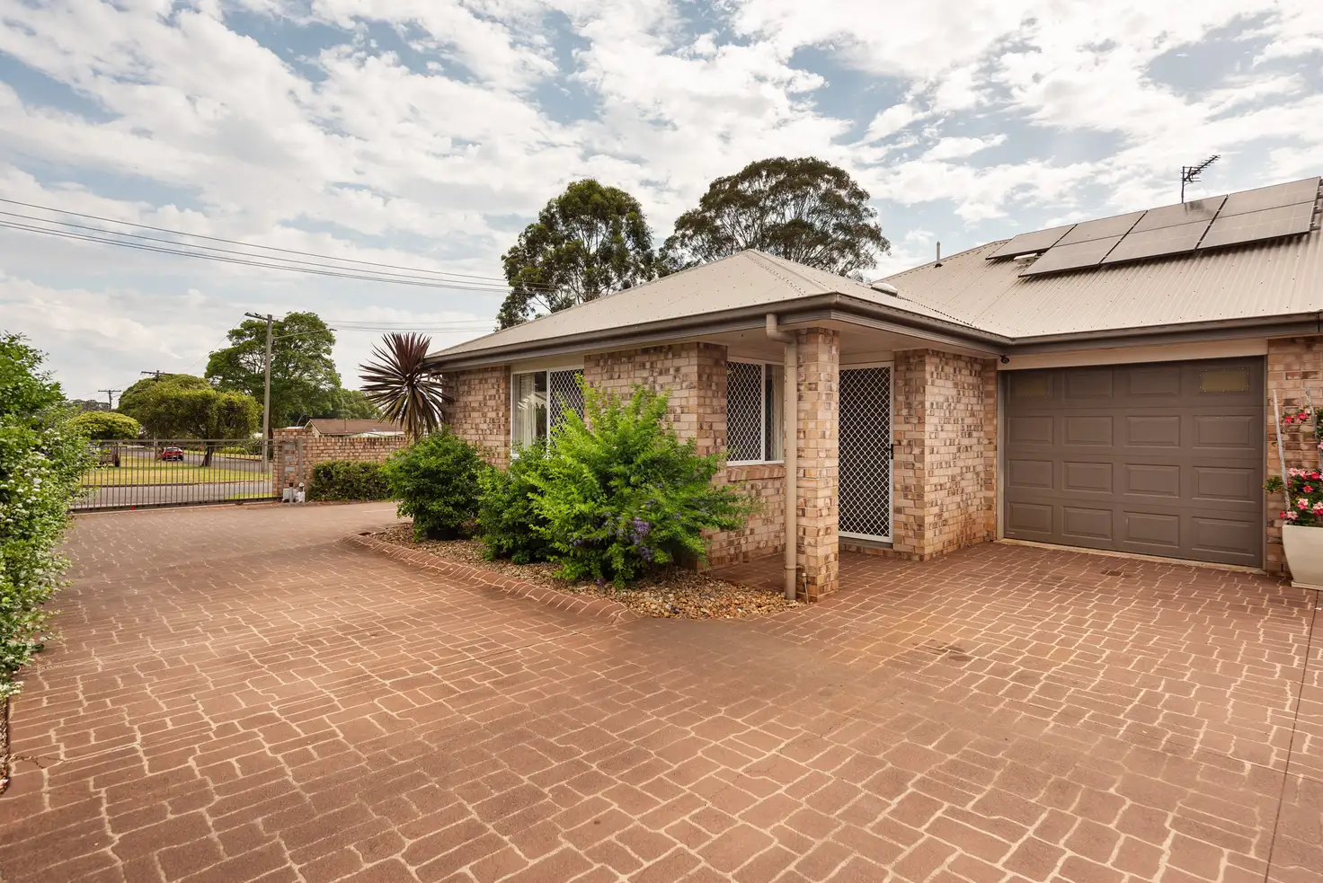 Main view of Homely unit listing, Unit 1/27 Devine St, Harristown QLD 4350