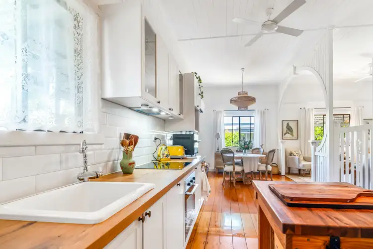 23 Laurel St, Russell Island QLD 4184