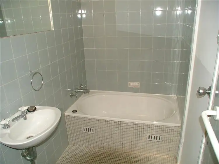 Fifth view of Homely studio listing, 10/106 Elizabeth Bay Road, Elizabeth Bay NSW 2011