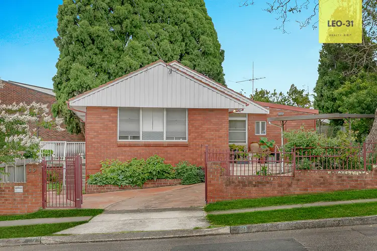 39 Tintern Ave