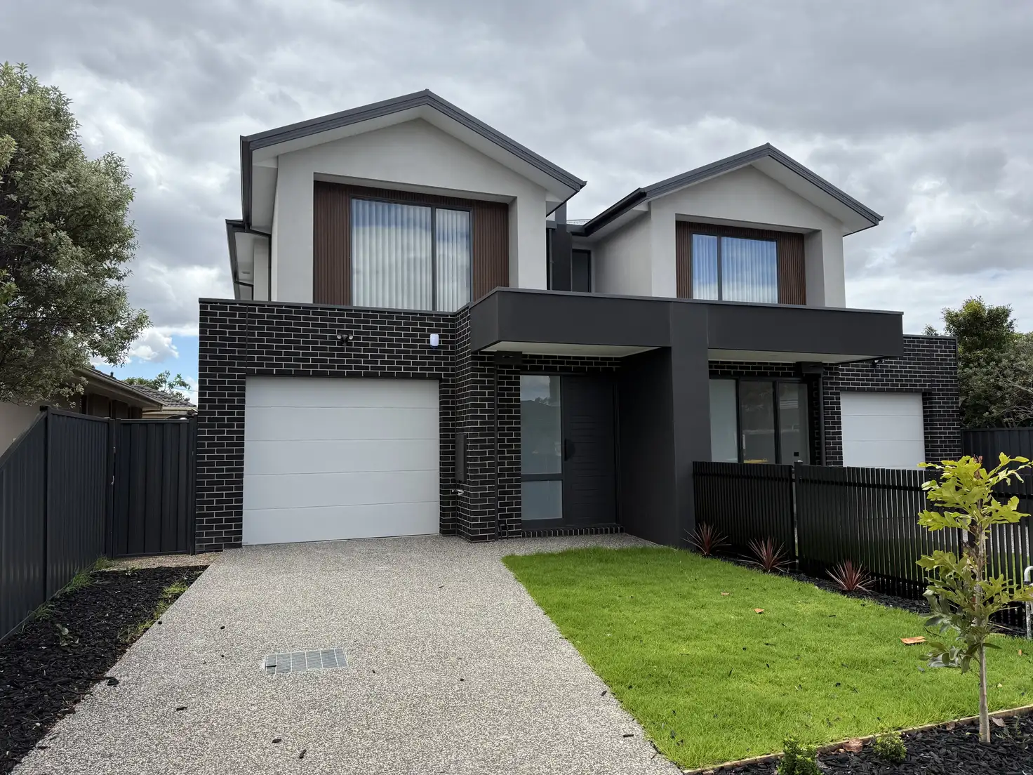 Main view of Homely townhouse listing, 2/2 Dumas Avenue, Avondale Heights VIC 3034