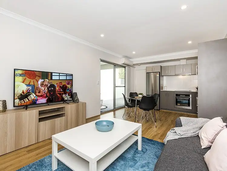 Fifth view of Homely apartment listing, 2/130 Arlunya Avenue, Cloverdale WA 6105