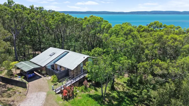 77 Beelong Street, Macleay Island QLD 4184