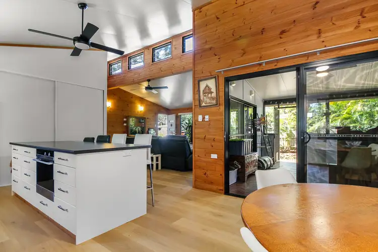 36 Taylor St, Russell Island QLD 4184