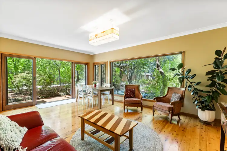11 Govett St