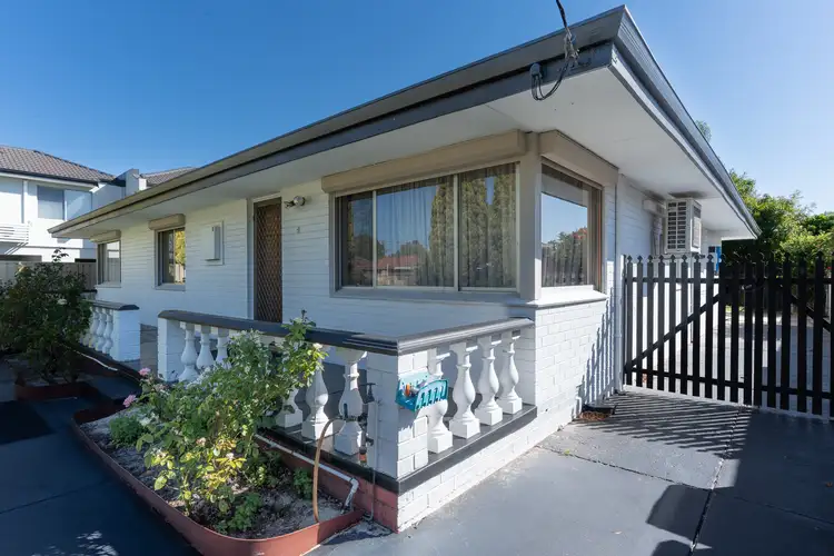 128 Arlunya Ave, Cloverdale WA 6105