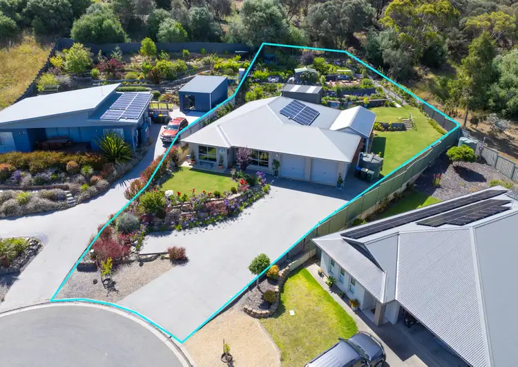 25 Shields Cres, Encounter Bay SA 5211