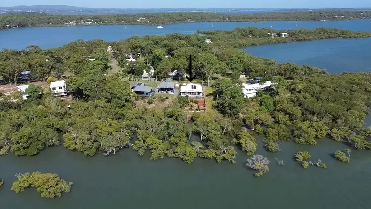 19 Blue Bay Cres, Macleay Island QLD 4184
