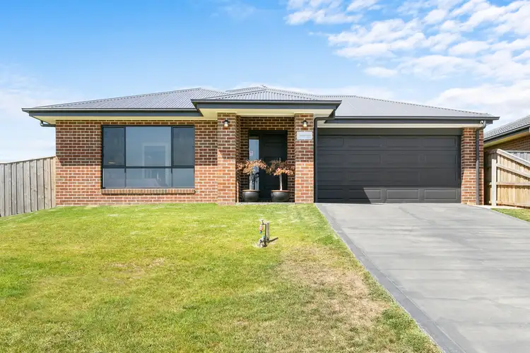 17 Jubilee Pde, Churchill VIC 3842
