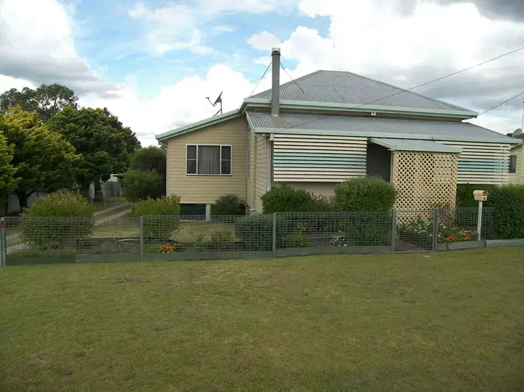 36 Gore St, Warwick QLD 4370