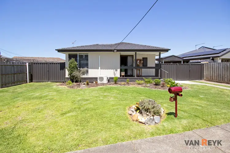 38 Cameron Cres