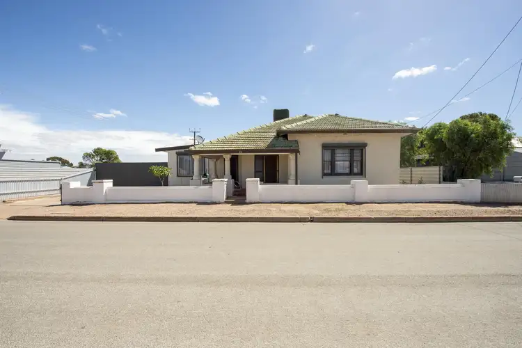42 Amanda Street