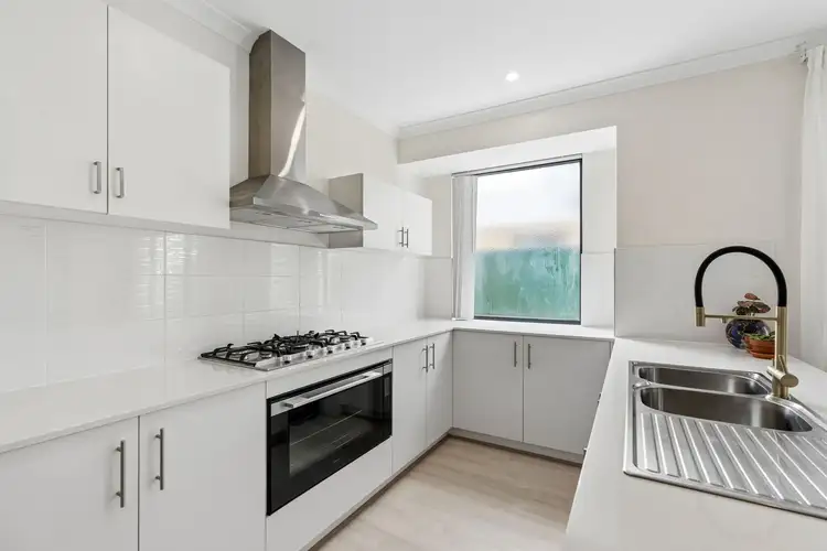 6 Goland Lane