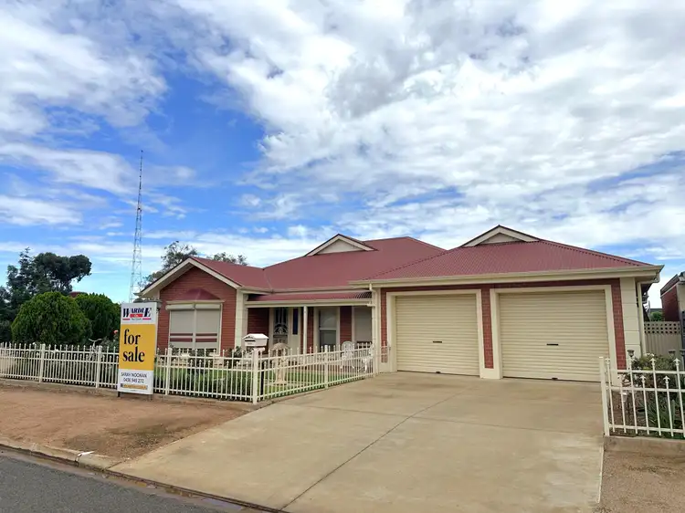 16 Allan Street